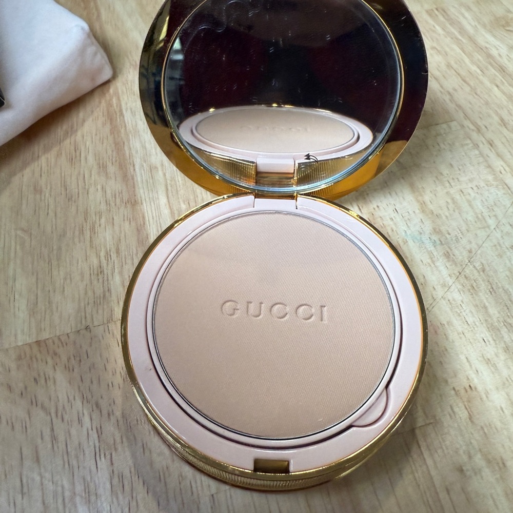 Gucci Matte Beauty Powder in shade 6 NIB - Picture 5 of 6